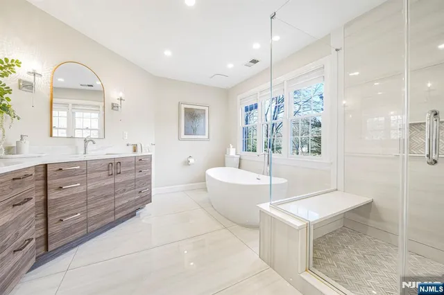 $1,349,000 | 3 Old Lane, Montville, NJ 07045