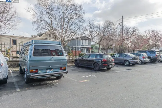 $2,495 | 1001 46th Street, Emeryville, CA 94608