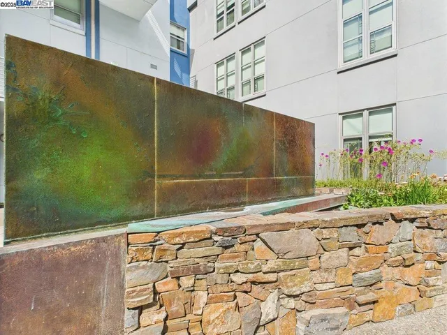 $2,495 | 1001 46th Street, Emeryville, CA 94608