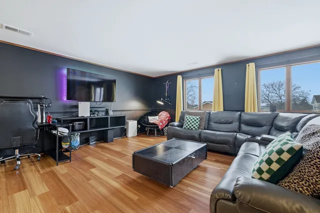 $360,000 | 16710 90th Avenue, Orland Hills, IL 60487