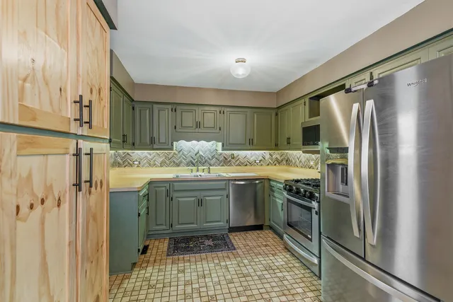 $360,000 | 16710 90th Avenue, Orland Hills, IL 60487