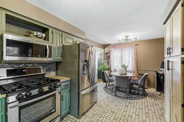 $360,000 | 16710 90th Avenue, Orland Hills, IL 60487