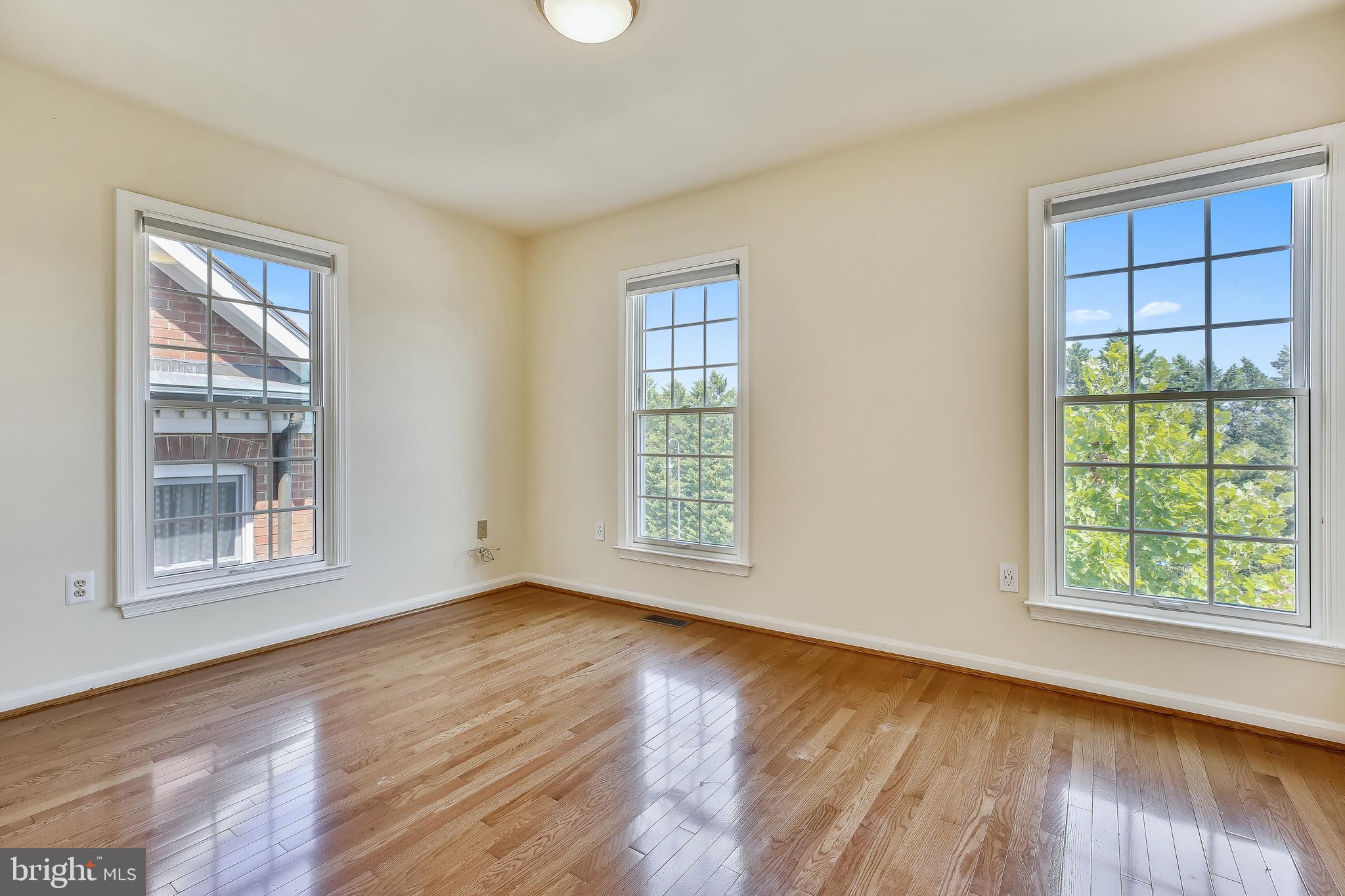 520 Tschiffely Square Road Gaithersburg, MD 20878 - Photo 20 of 39 Spacious second bedroom has hardwood floors