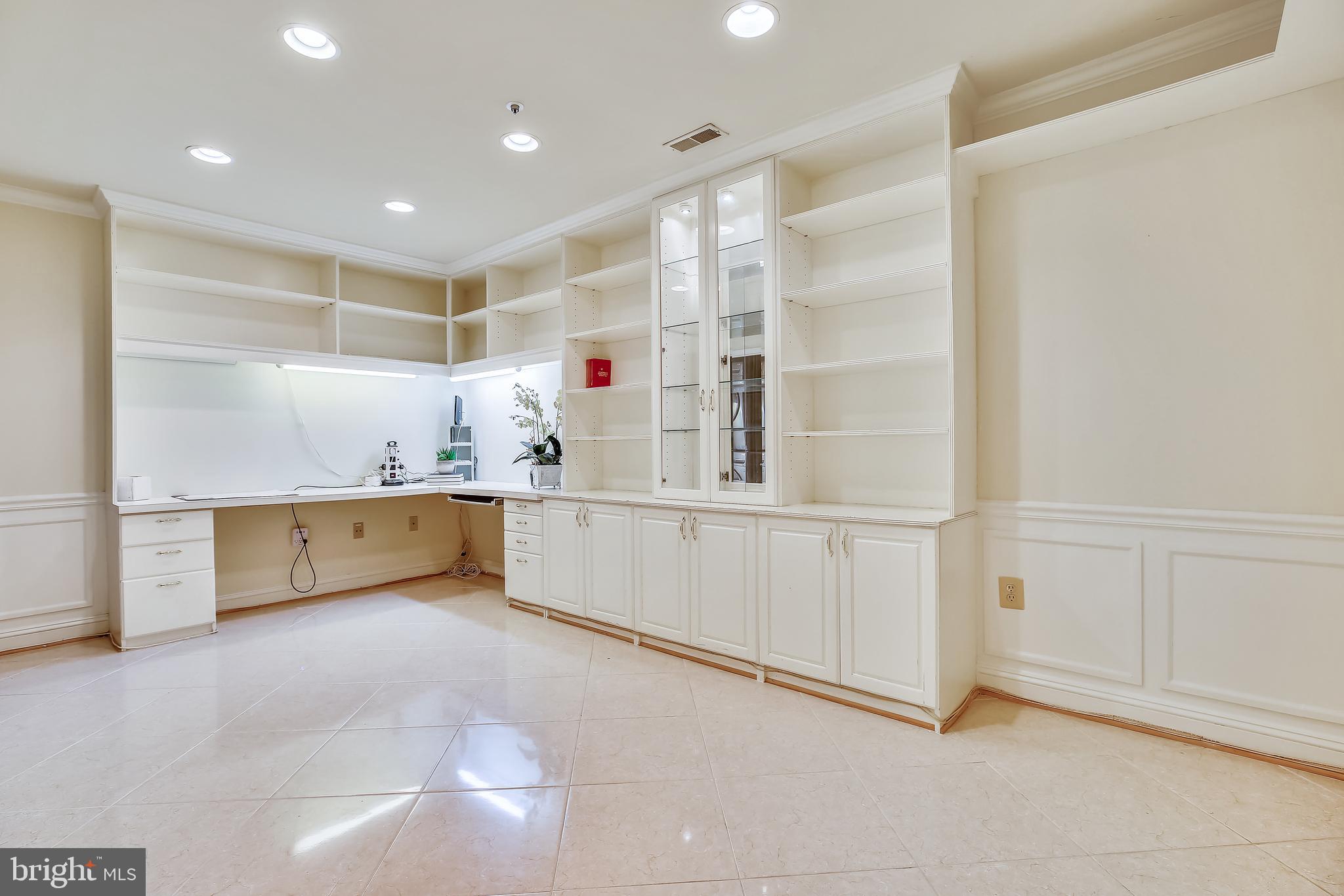 520 Tschiffely Square Road Gaithersburg, MD 20878 - Photo 30 of 39 Private entry level office
