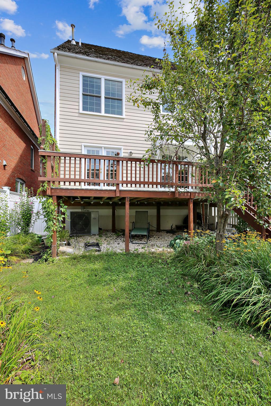 520 Tschiffely Square Road Gaithersburg, MD 20878 - Photo 37 of 39 Back of house and yard
