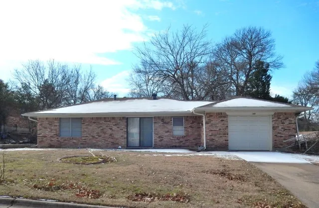 $1,300 | 140 Campbell Street, DeSoto, TX 75115