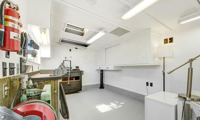 6409 Graves Avenue Lake Balboa, CA 91406 - Photo 45 of 50 a view of a room with musical instruments