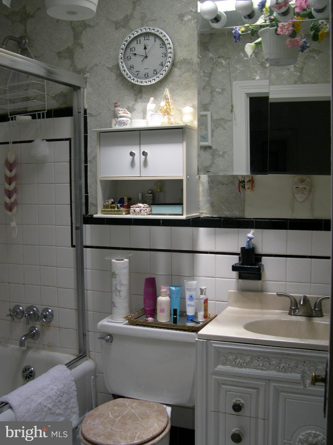 2213 North Rosedale Street Baltimore, MD 21216 - Photo 15 of 23 Bath