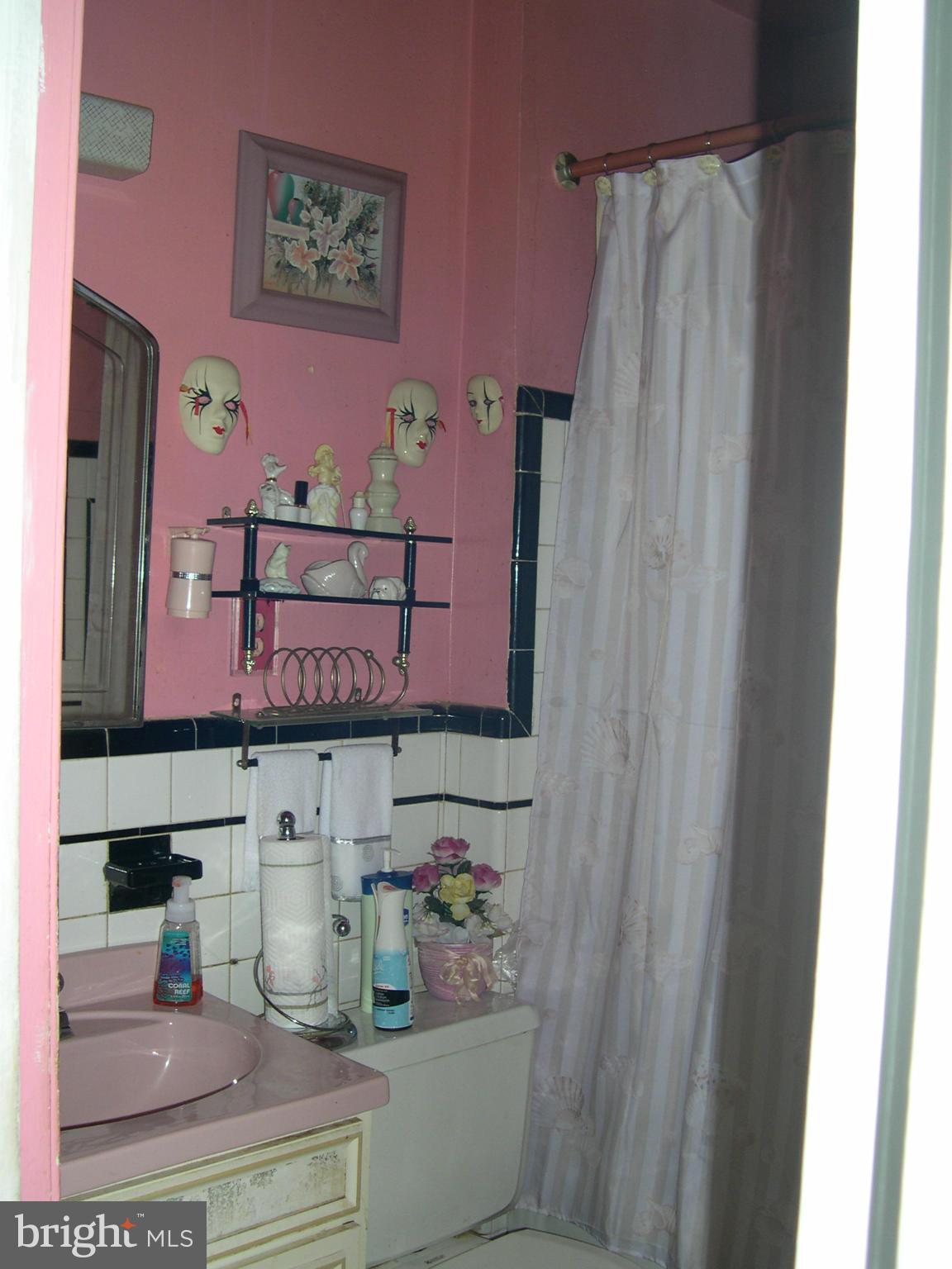 2213 North Rosedale Street Baltimore, MD 21216 - Photo 7 of 23 Bath