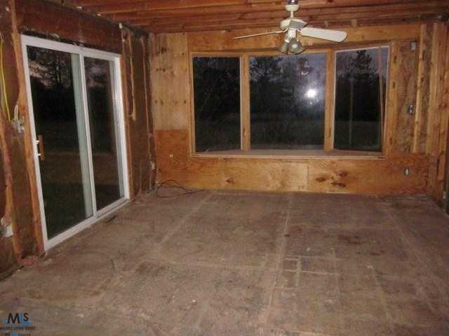 7551 Sayles Road Yale, MI 48097 - Photo 7 of 14 31122794-6.JPG