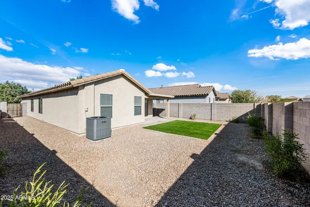 $1,600 | 2051 West Kristina Avenue, San Tan Valley, AZ 85144