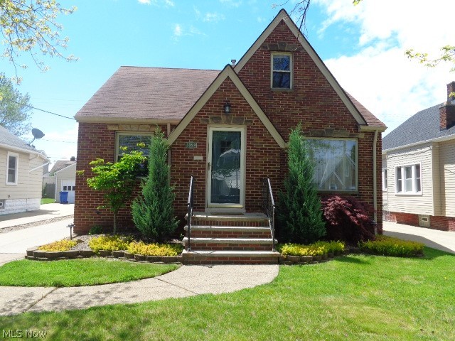 3329 Ralph Avenue Cleveland, OH 44109 - Photo 1 of 22 Gallery Image 1