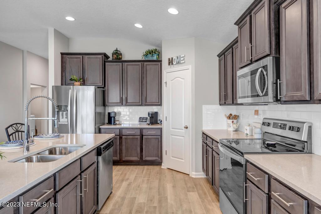 8068 Island Fox Road Jacksonville, FL 32222 - Photo 13 of 42 8068 Island Fox Rd-15