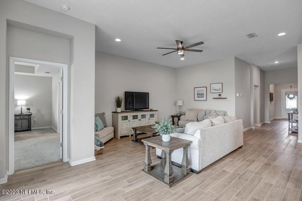8068 Island Fox Road Jacksonville, FL 32222 - Photo 3 of 42 8068 Island Fox Rd-4