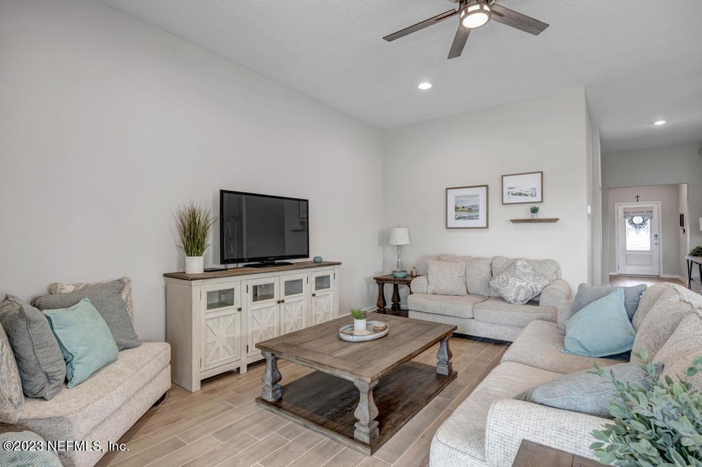 8068 Island Fox Road Jacksonville, FL 32222 - Photo 5 of 42 8068 Island Fox Rd-6