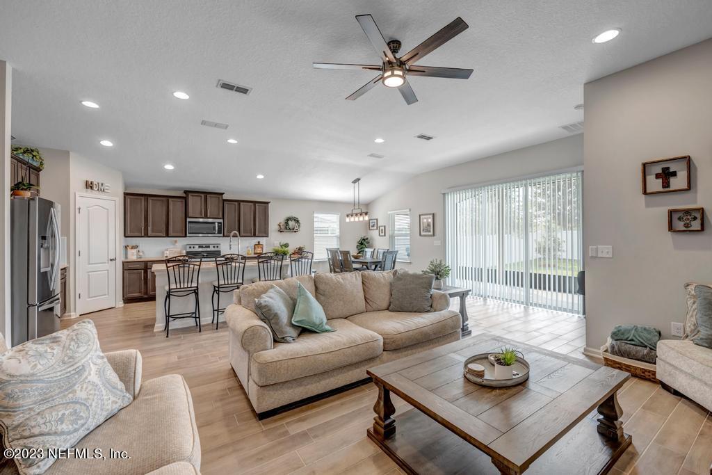 8068 Island Fox Road Jacksonville, FL 32222 - Photo 6 of 42 8068 Island Fox Rd-7
