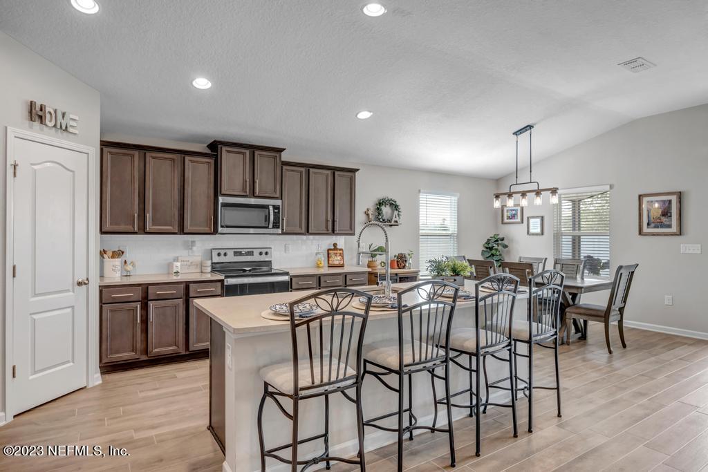 8068 Island Fox Road Jacksonville, FL 32222 - Photo 7 of 42 8068 Island Fox Rd-9