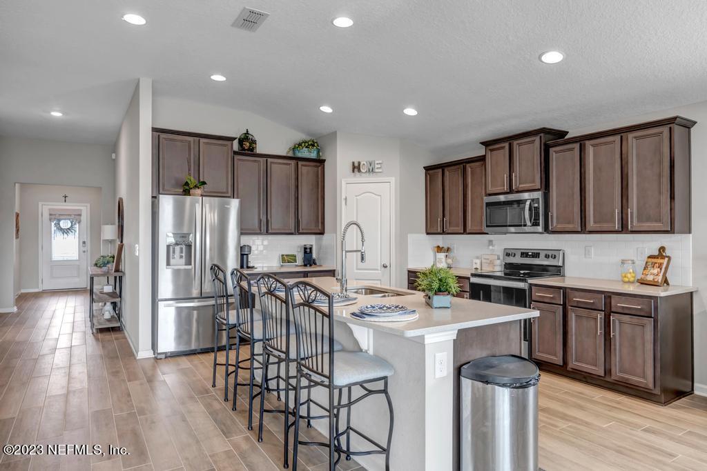 8068 Island Fox Road Jacksonville, FL 32222 - Photo 8 of 42 8068 Island Fox Rd-10
