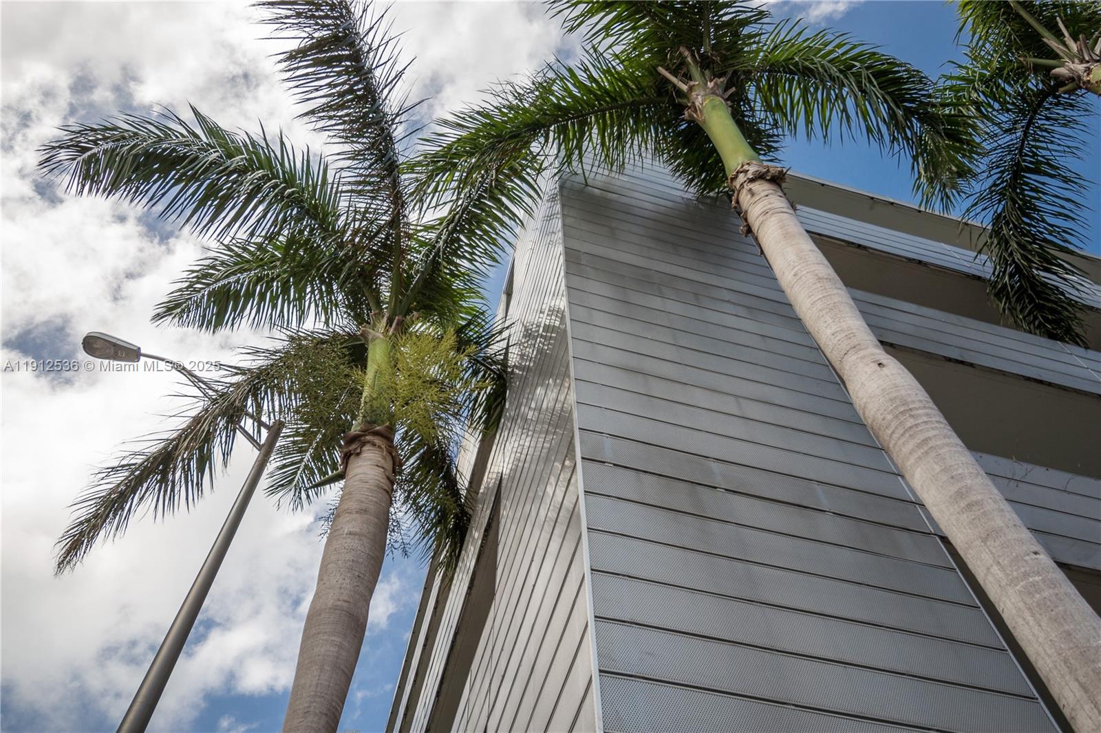 1700 Meridian Avenue, Unit 406 Miami Beach, FL 33139 - Photo 27 of 39