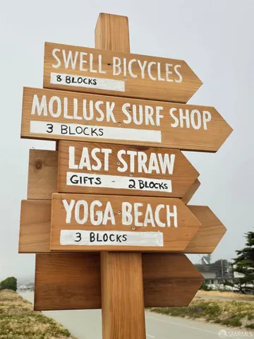 a close view of wooden wall