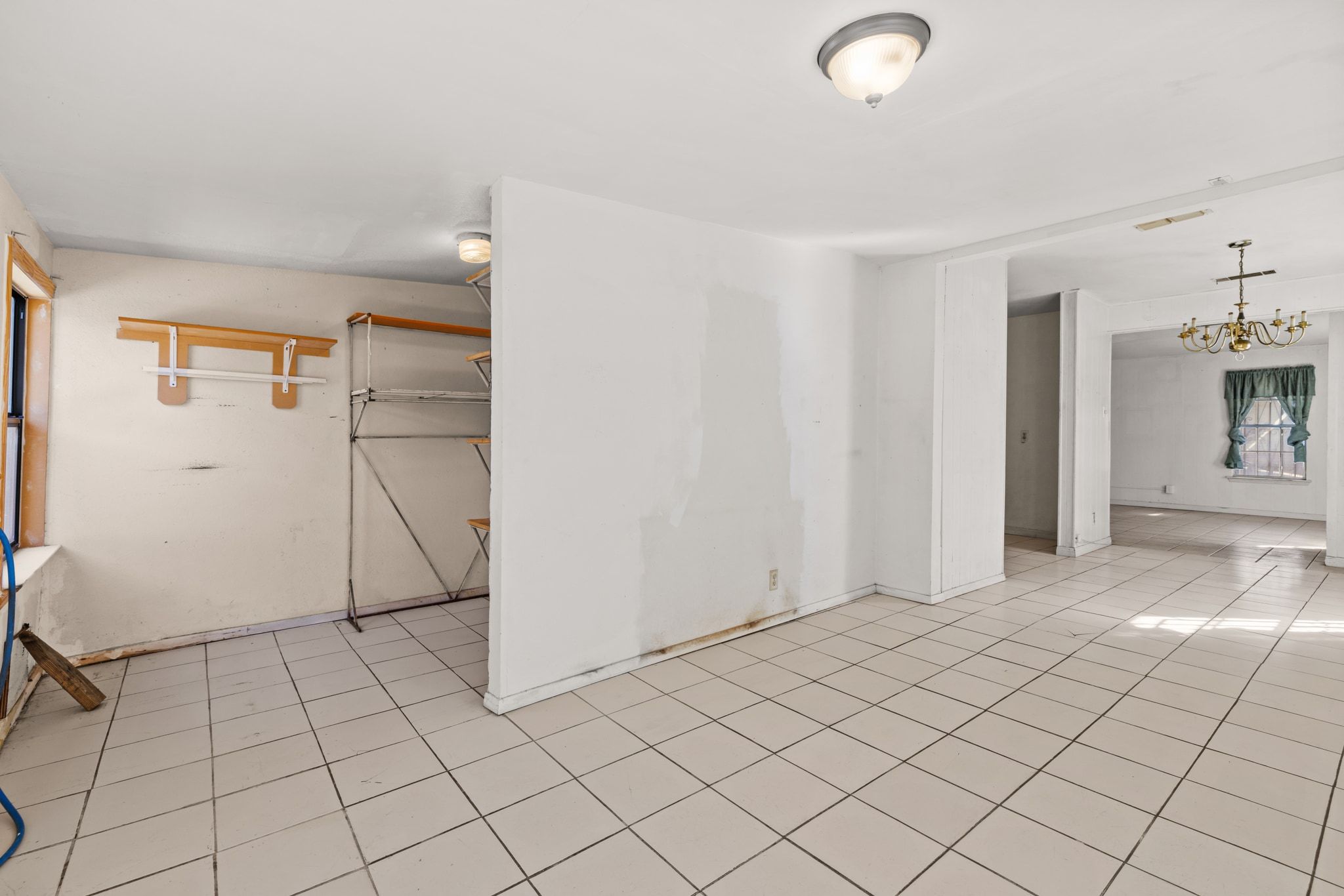 1114 Richardine Avenue Austin, TX 78721 - Photo 15 of 27 a view of a room & utility room