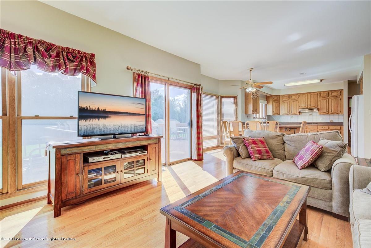 8 Tower Road Freehold, NJ 07728 - Photo 10 of 29 10-Family_Room
