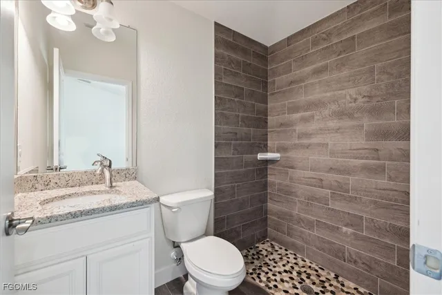 $390,000 | 2914 Flora Avenue North, Lehigh Acres, FL 33971