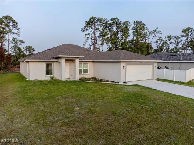 $390,000 | 2914 Flora Avenue North, Lehigh Acres, FL 33971