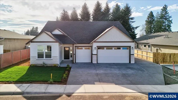 $775,000 | 211 Northeast Broadway Street, Sublimity, OR 97385