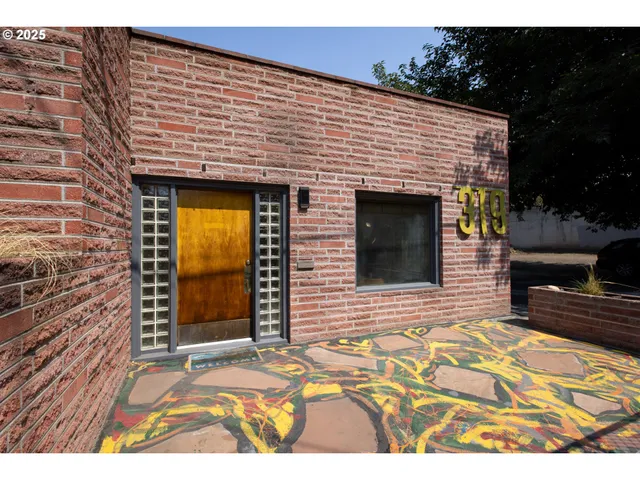 $450,000 | 319 East 7th Street, The Dalles, OR 97058