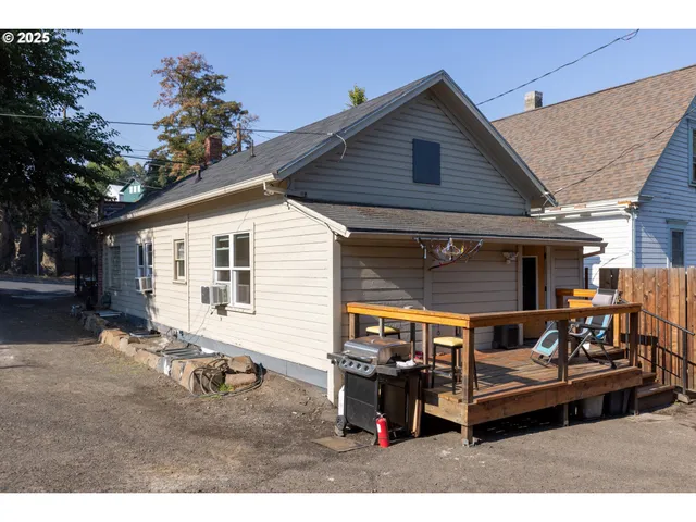 $450,000 | 319 East 7th Street, The Dalles, OR 97058