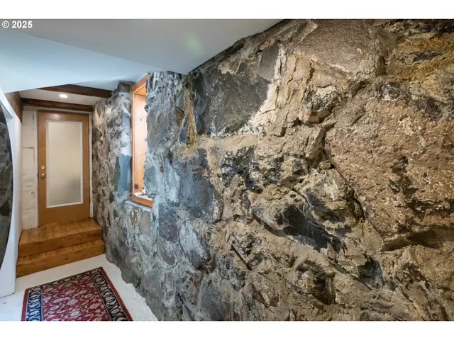 $450,000 | 319 East 7th Street, The Dalles, OR 97058