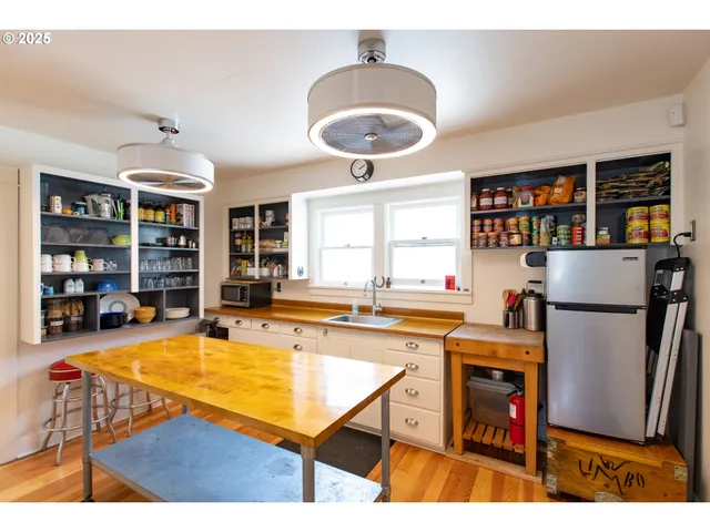 $450,000 | 319 East 7th Street, The Dalles, OR 97058