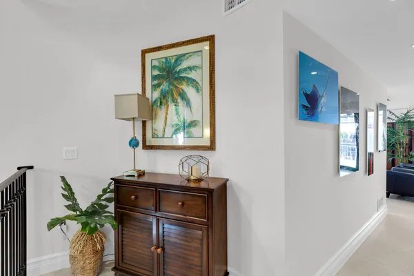 $2,300,000 | 72 West Plaza Granada, Islamorada, FL 33036
