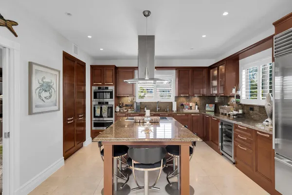 $2,300,000 | 72 West Plaza Granada, Islamorada, FL 33036