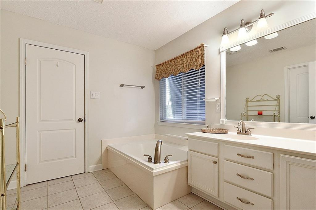 1908 Kings Row Slidell, LA 70461 - Photo 12 of 18 Gallery Image 12