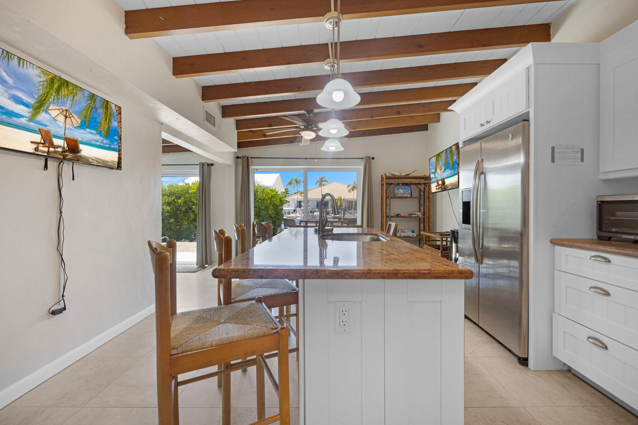 133 8th Street Key Colony Beach, FL 33051 - Photo 10 of 50 Island w seating