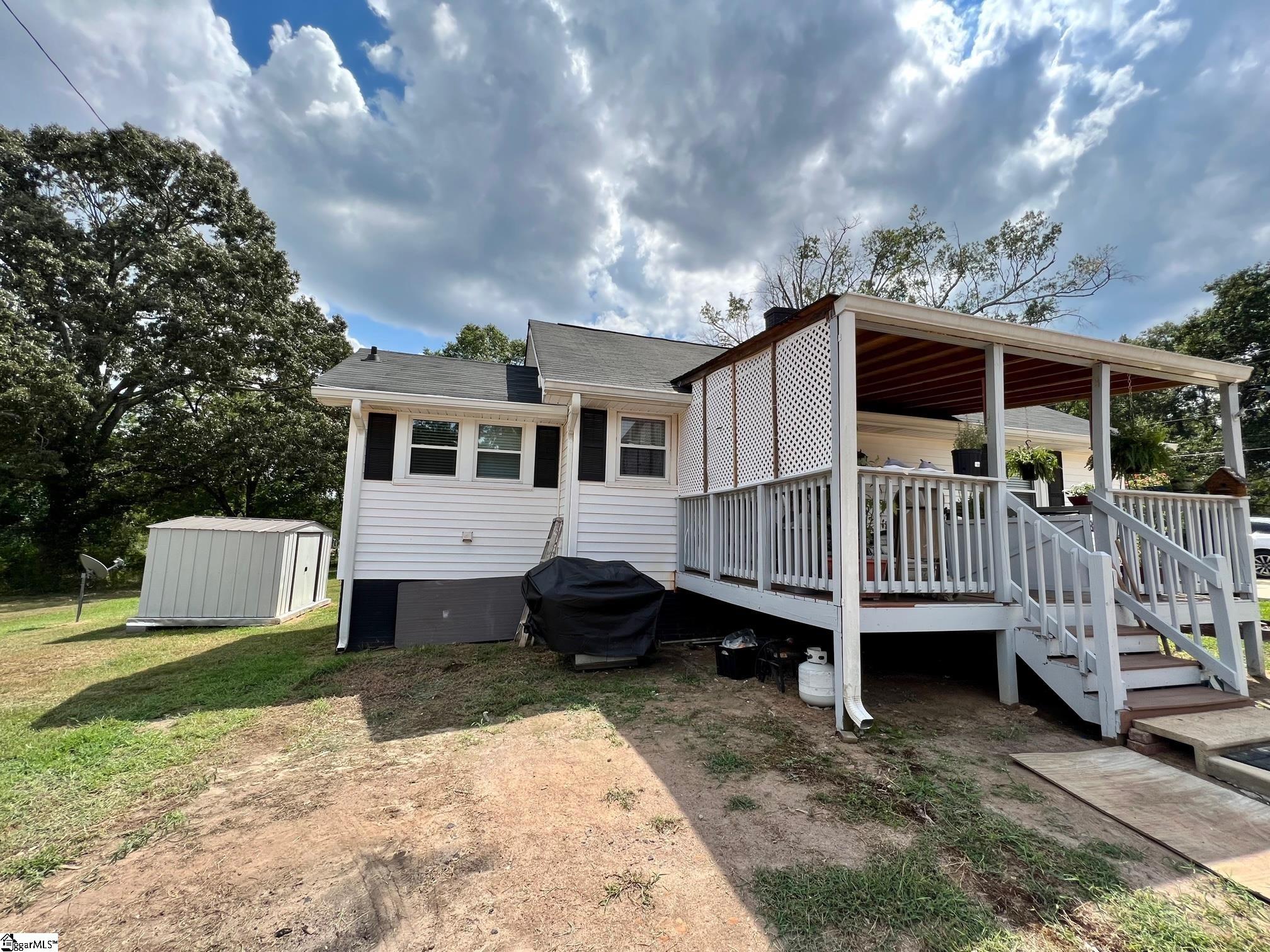 238 North Suber Road Greer, SC 29651 - Photo 7 of 27