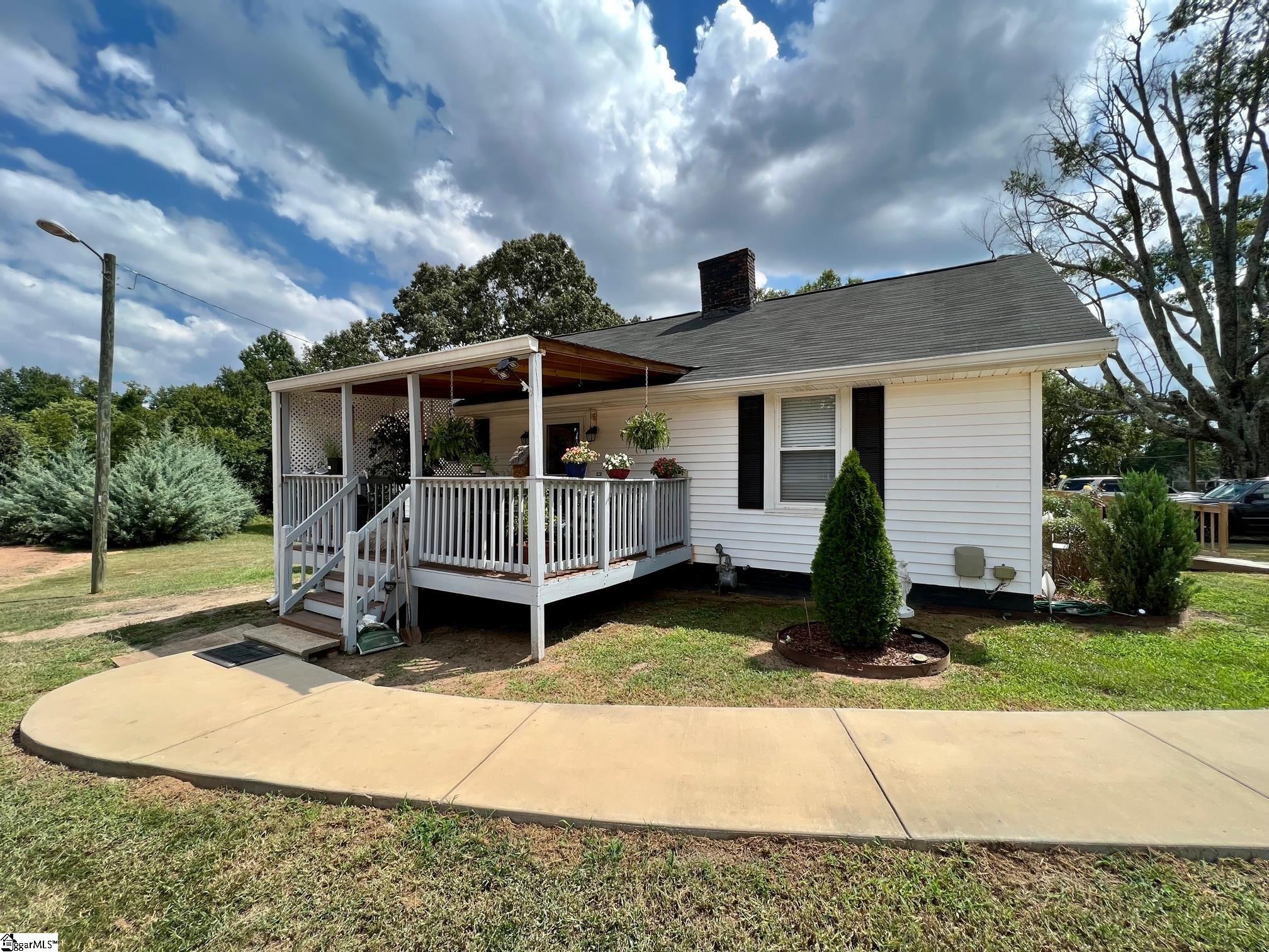 238 North Suber Road Greer, SC 29651 - Photo 8 of 27