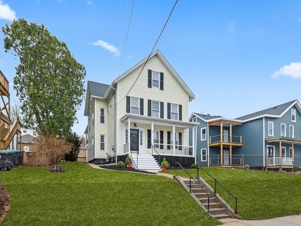 $569,900 | 207 Hamilton Street, Southbridge, MA 01550