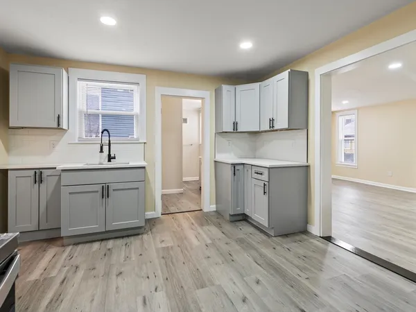 $569,900 | 207 Hamilton Street, Southbridge, MA 01550