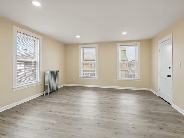 $569,900 | 207 Hamilton Street, Southbridge, MA 01550