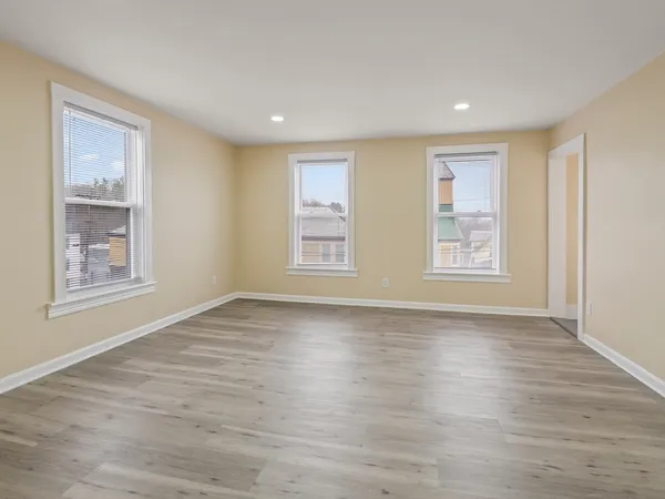 $569,900 | 207 Hamilton Street, Southbridge, MA 01550