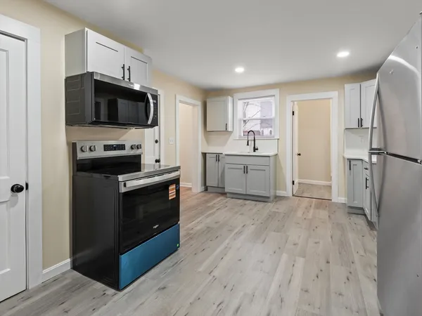 $569,900 | 207 Hamilton Street, Southbridge, MA 01550