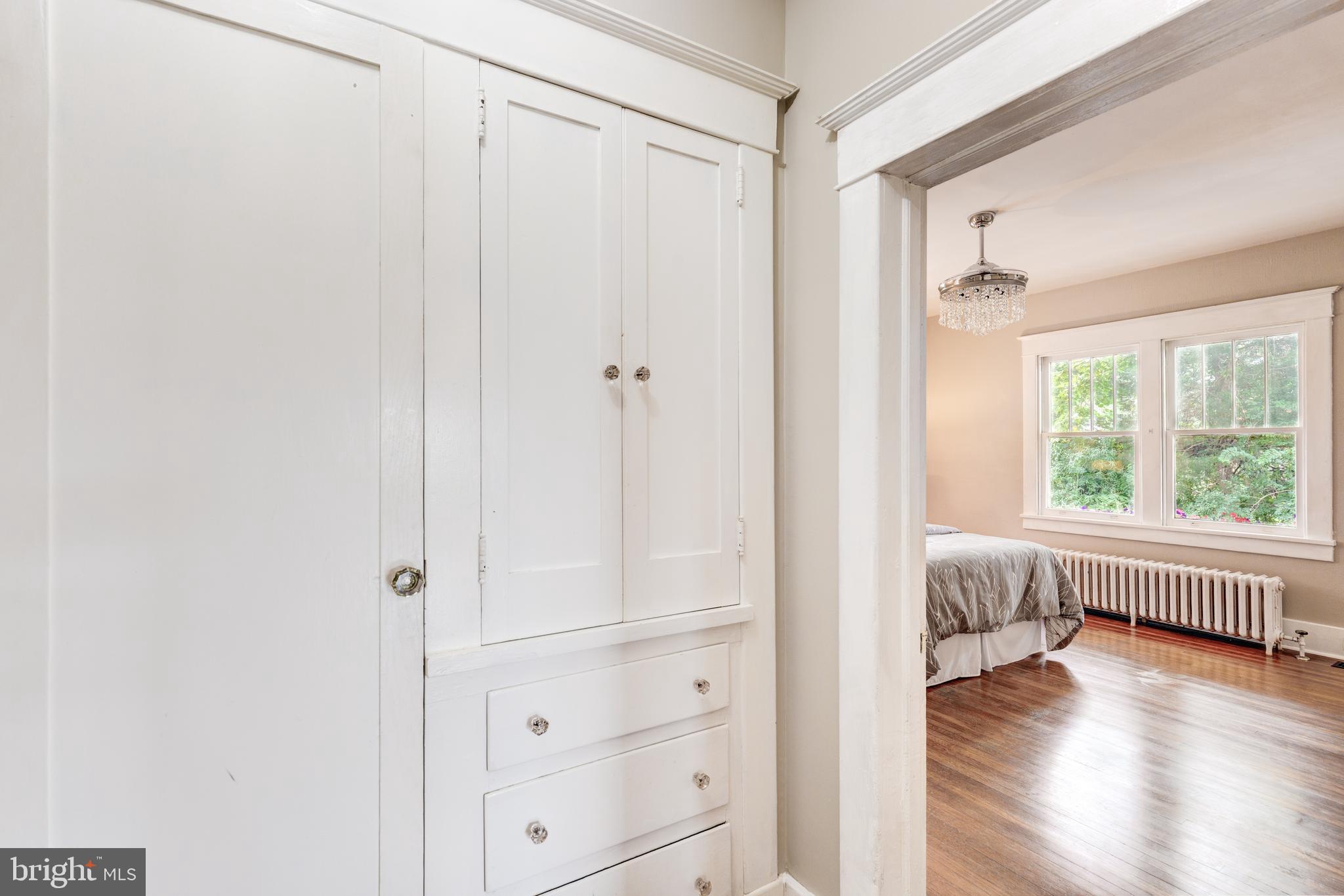 501 Washington Road Westminster, MD 21157 - Photo 35 of 72 Love these built ins too