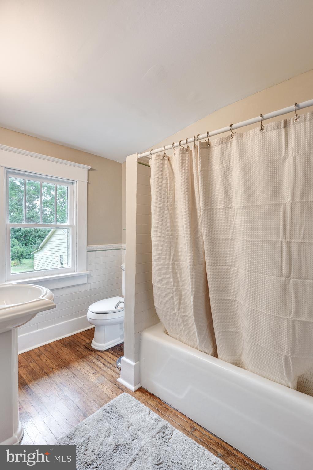 501 Washington Road Westminster, MD 21157 - Photo 43 of 72 Full bath on upper level