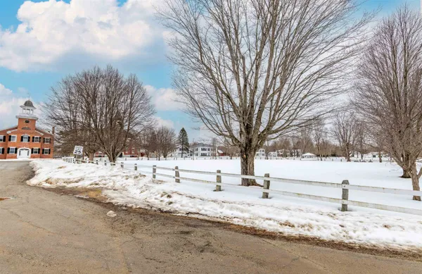 $550,000 | 412 Dartmouth College Highway, Haverhill, NH 03765