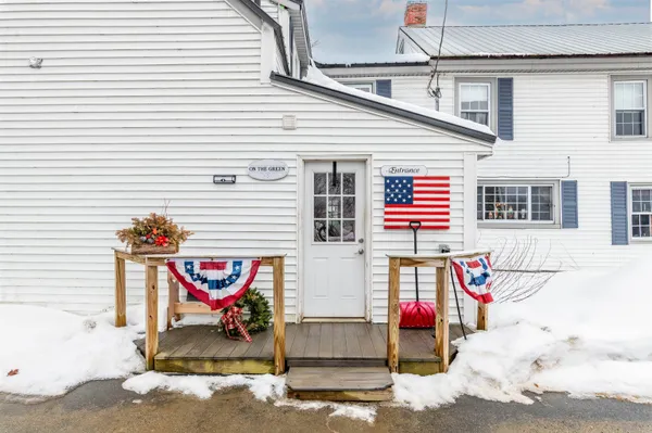 $550,000 | 412 Dartmouth College Highway, Haverhill, NH 03765