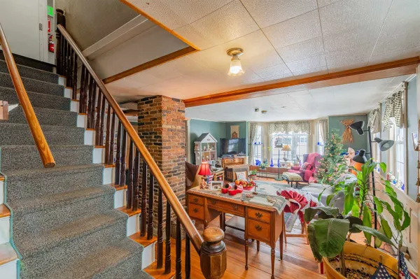 $550,000 | 412 Dartmouth College Highway, Haverhill, NH 03765