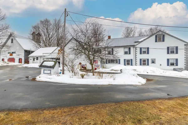 $550,000 | 412 Dartmouth College Highway, Haverhill, NH 03765